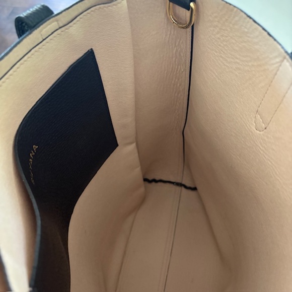 Cuyana Tall Structured Tote - Black Pebbled Leather - Picture 10 of 10